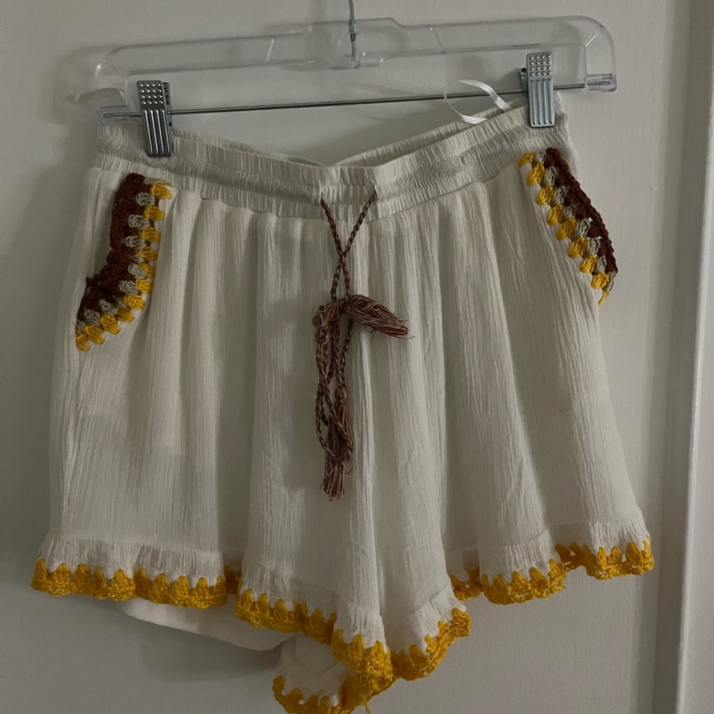 NWOT flowy beachy shorts